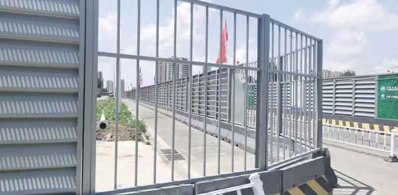 仁布装配式百叶钢构围挡（合肥市政围挡）